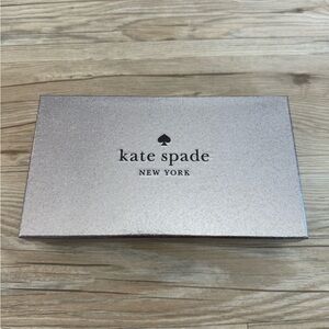 NWT Kate Spade Kenzie Medium Flap Wristlet Wallet Silver Candied Flower KJ007!